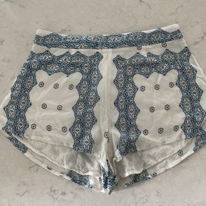 Tobi linen shorts